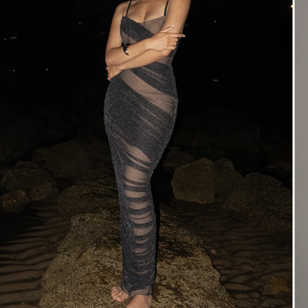 Glitter Black w Nude Dress - Picture 5 of 6